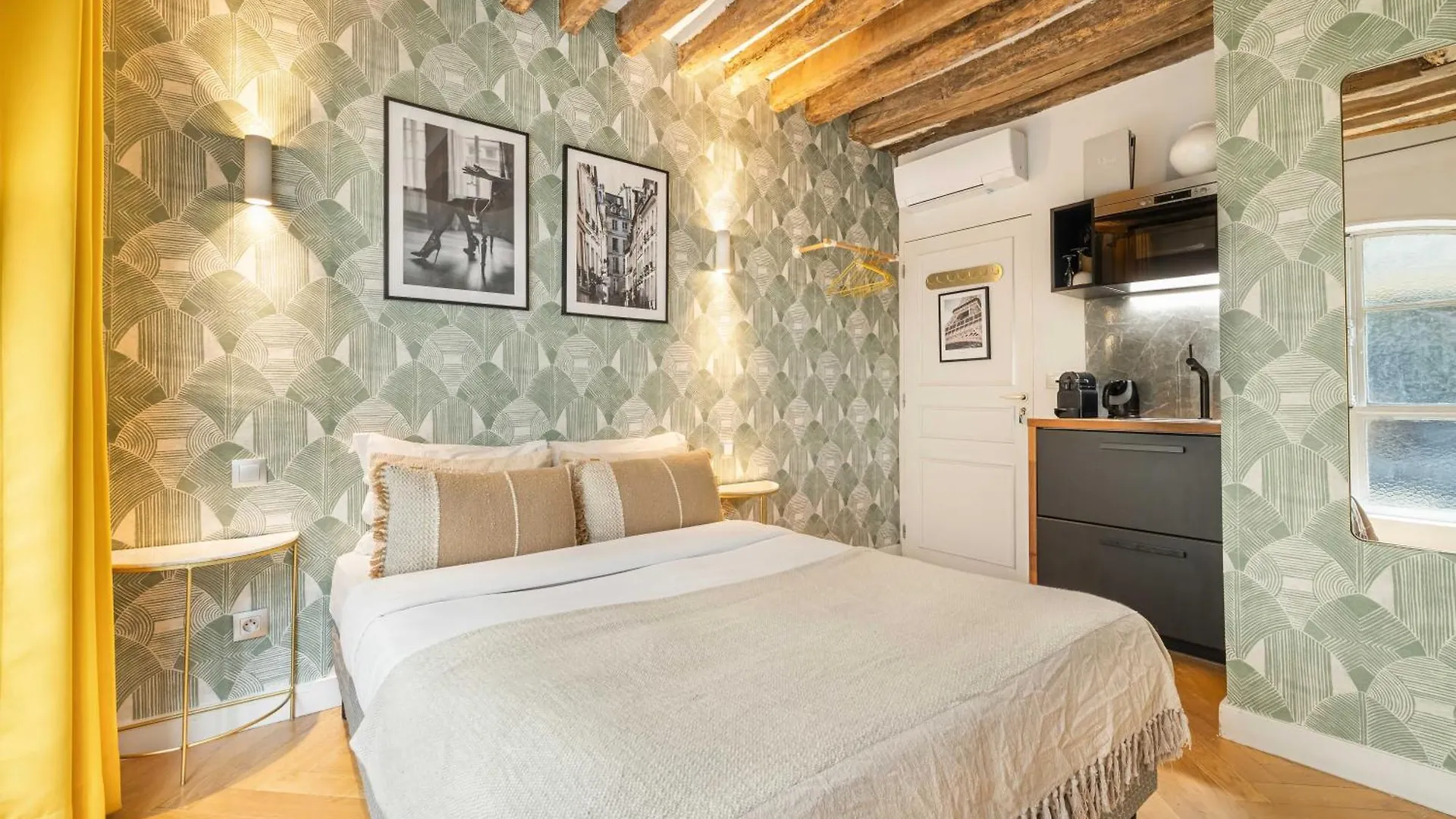 Apartment Superb Historical Studio Next To Louvre And Opera Paris